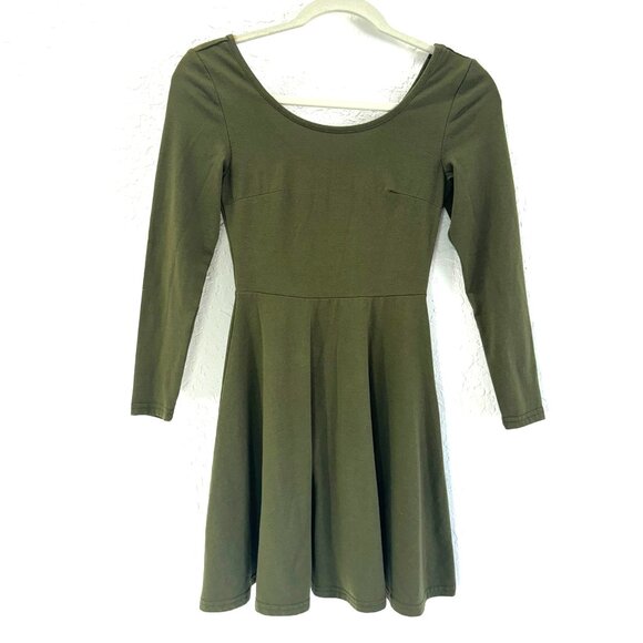 Womens Charlotte Russe Olive Green Long Sleeve Skater Flowy Dress XSmall - Picture 1 of 8